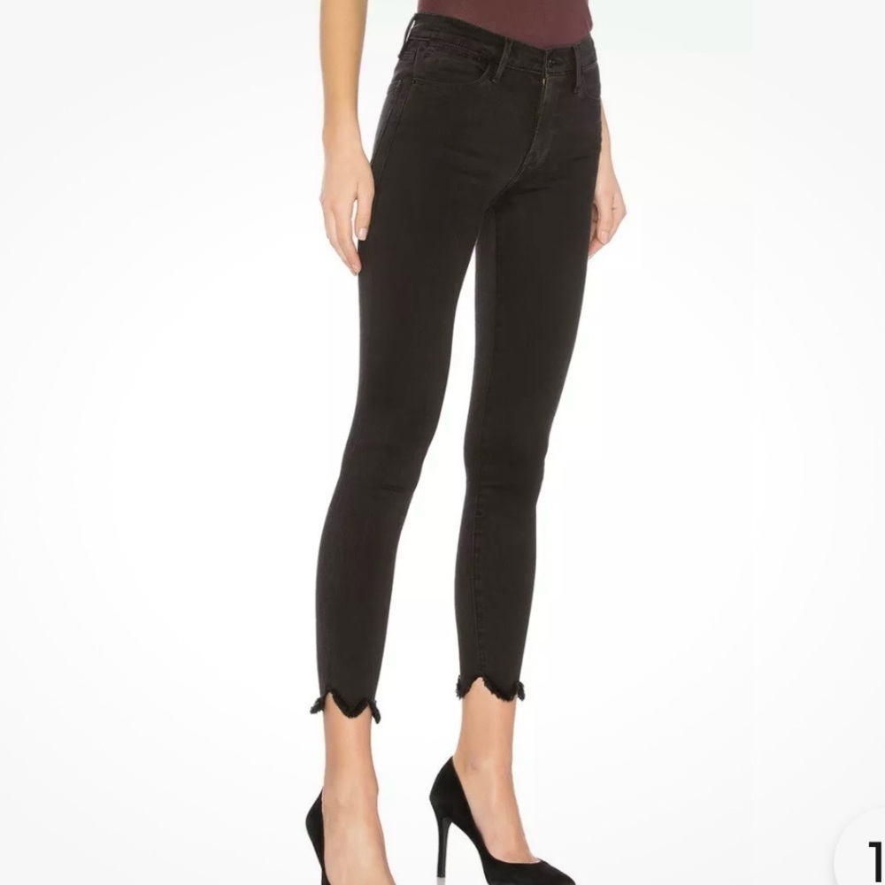 Frame Le High Skinny Jeans in Whittier Wash with Chewed Hem Size 32